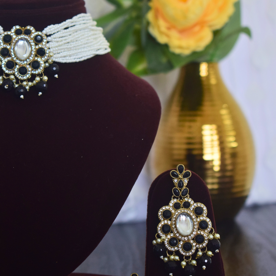 BLACK RUBAN CHOKER SET