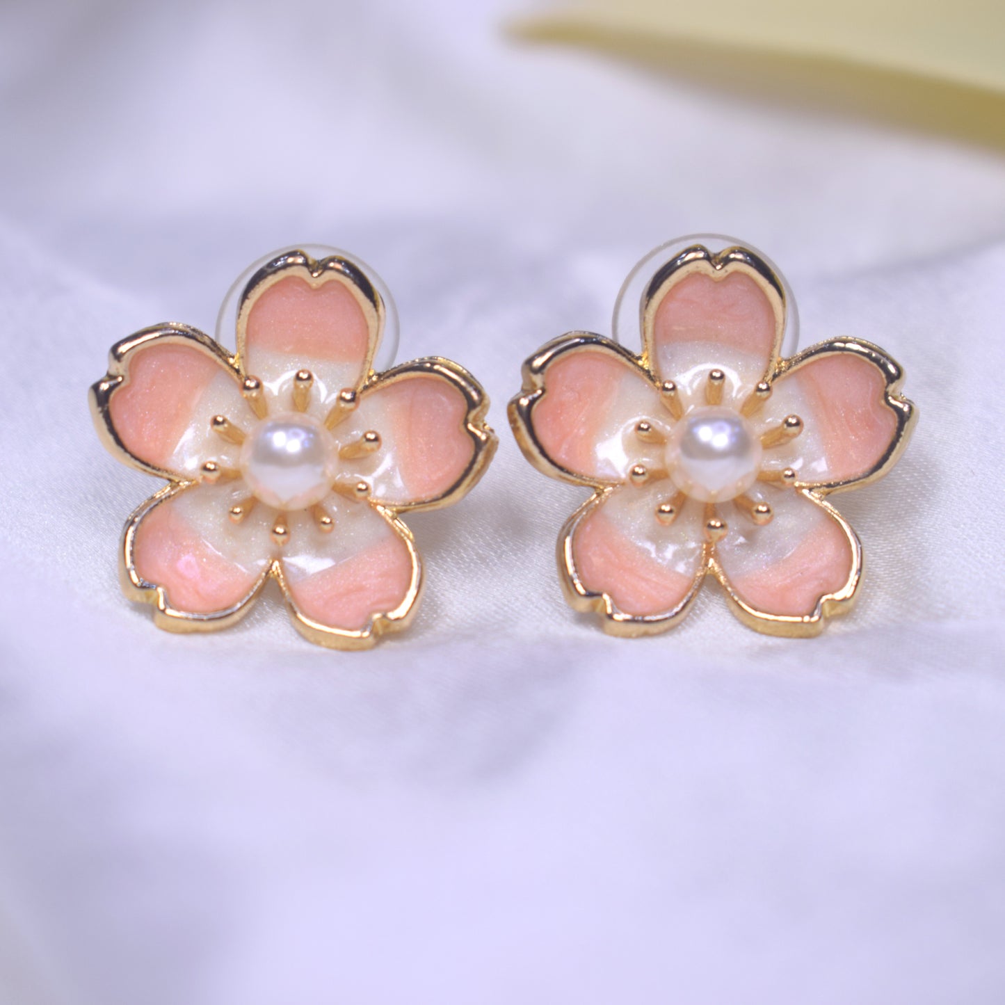 Gul Flower Stud Earrings
