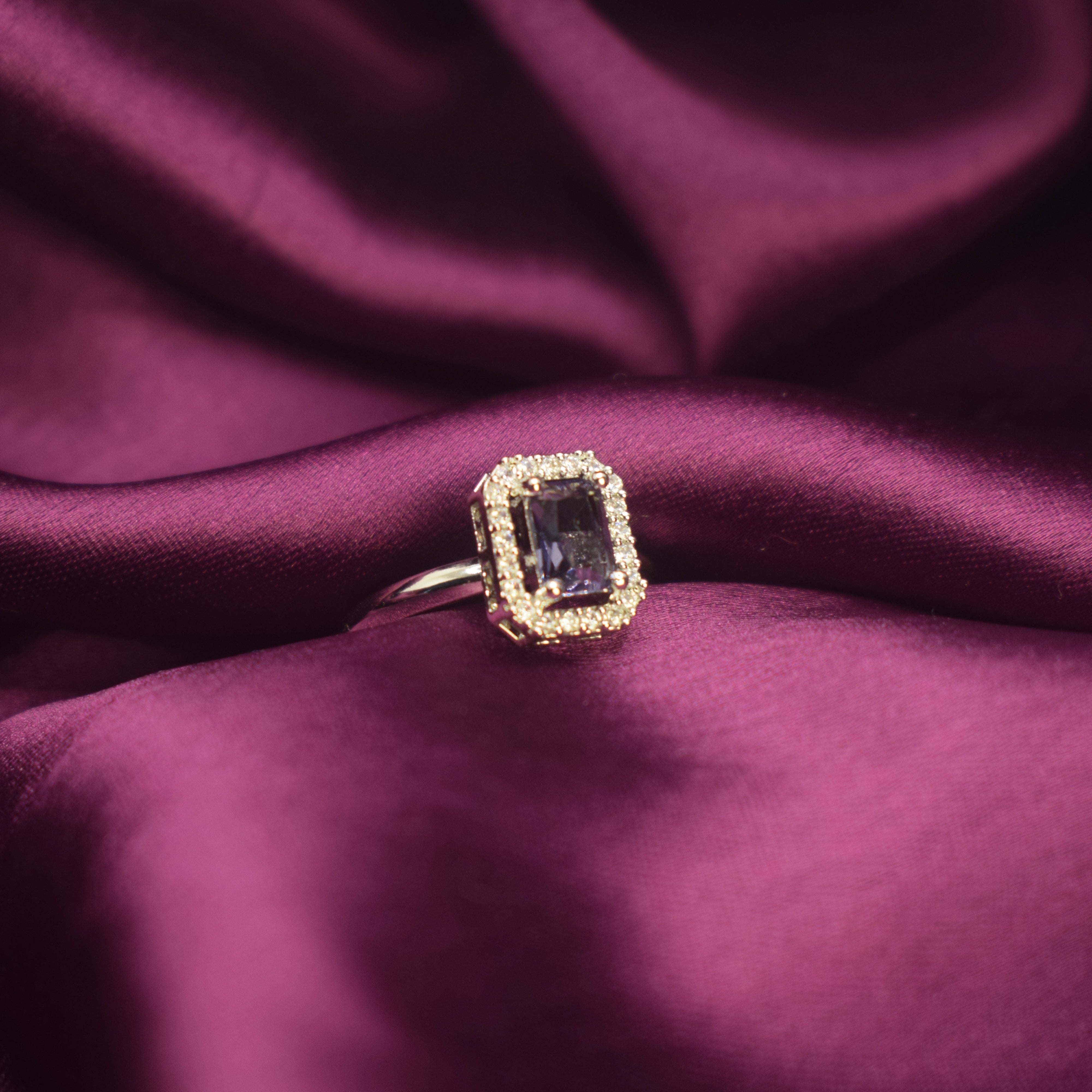 PURPLE NAVELI AD RING