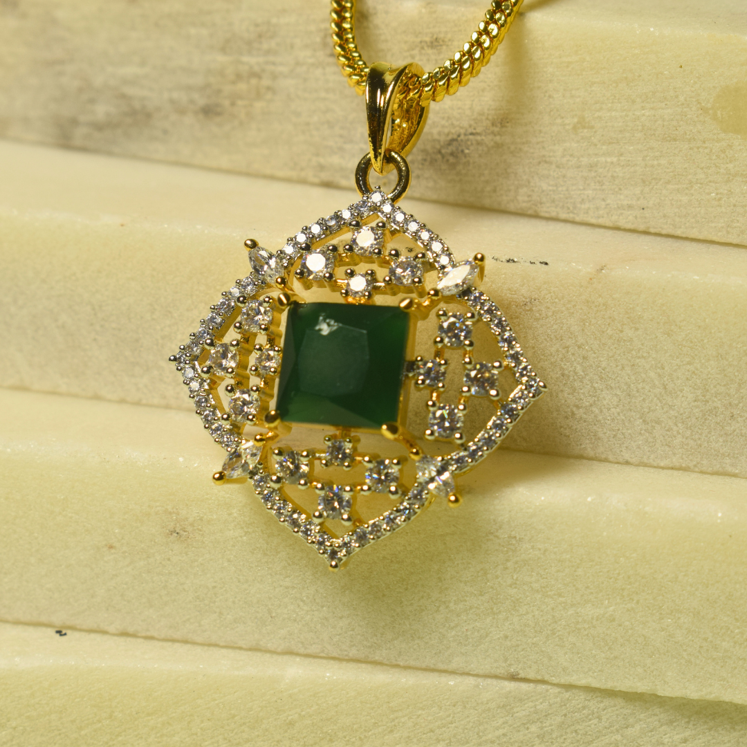 EMERALD DHANI PENDENT SET