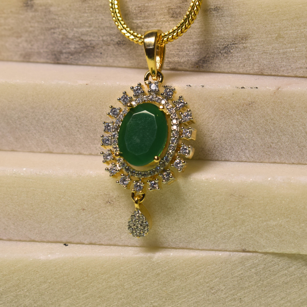 EMERALD NOORVI PENDENT SET