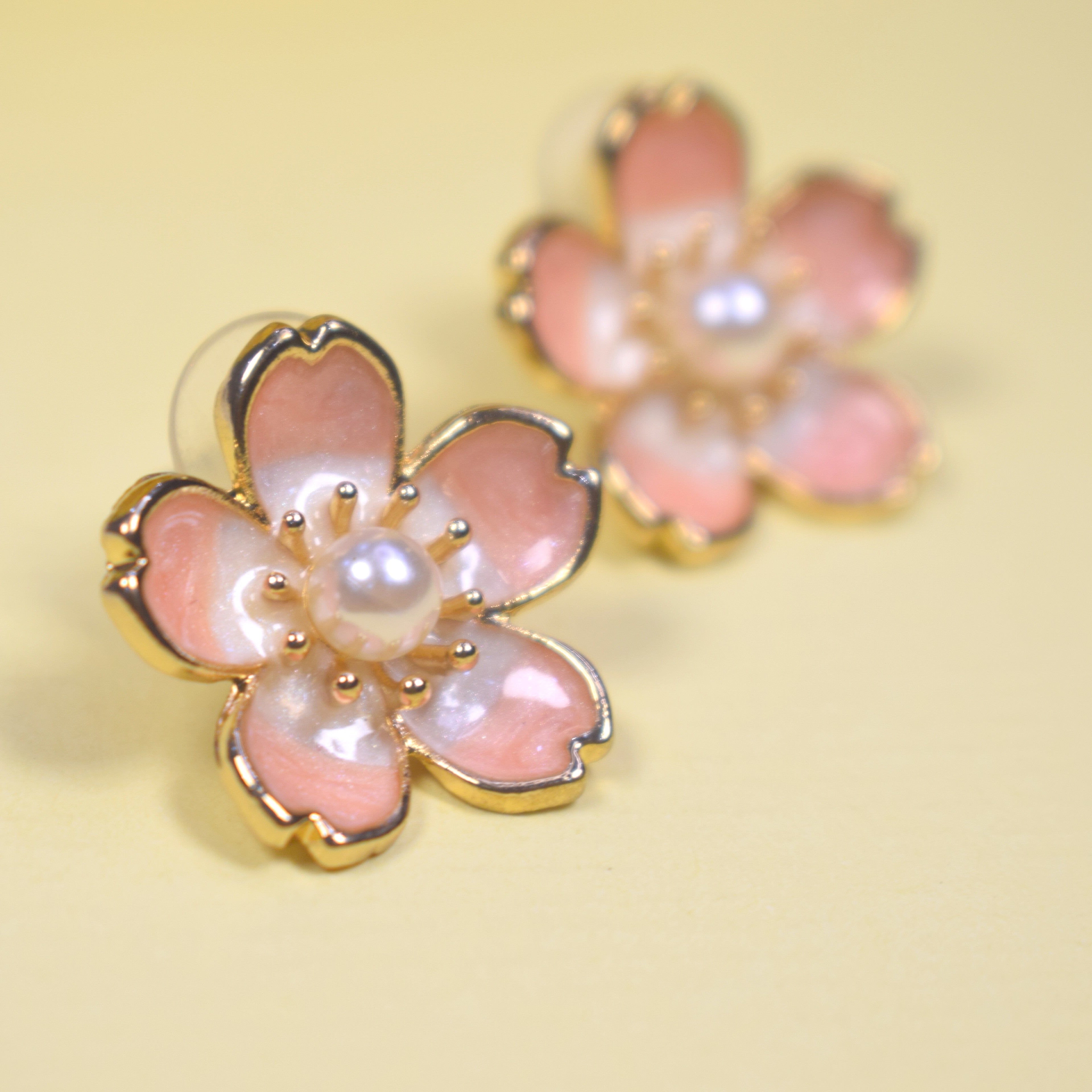 Gul Flower Stud Earrings