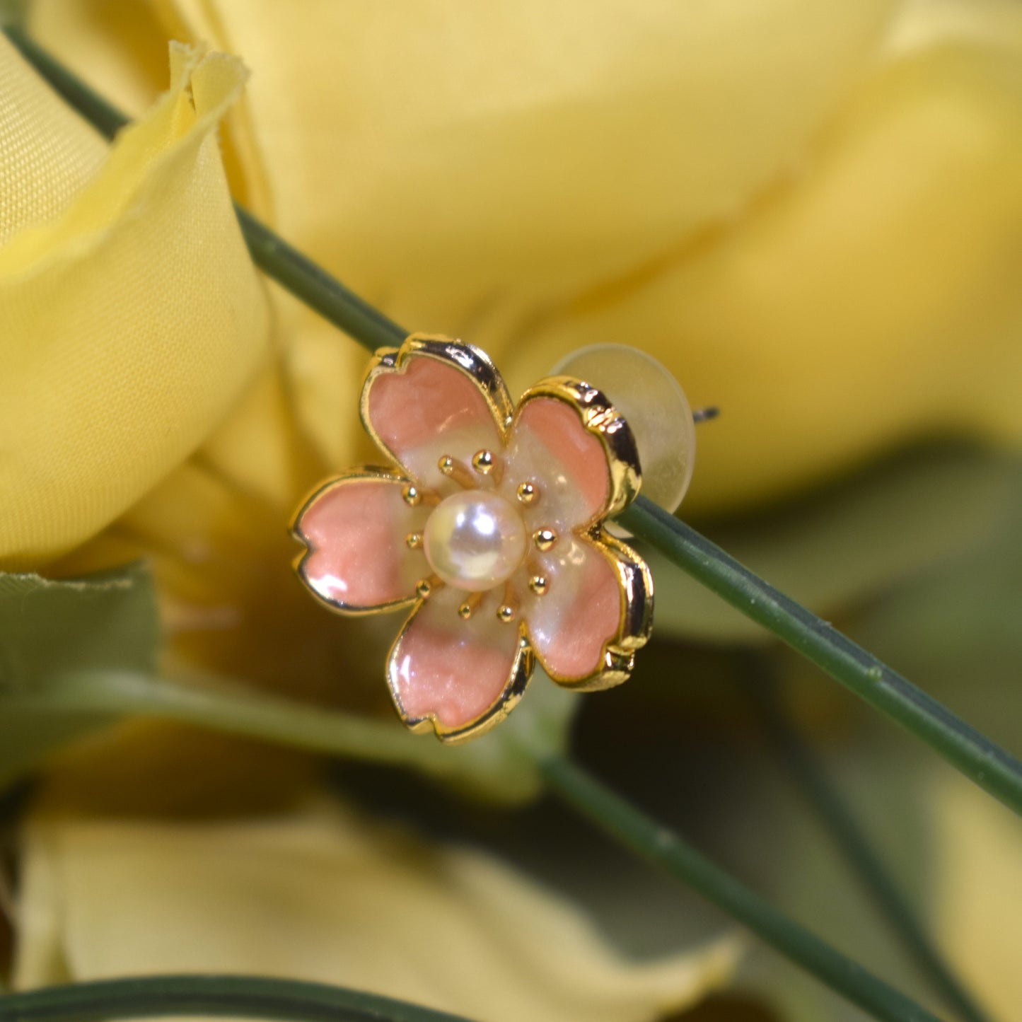 Gul Flower Stud Earrings