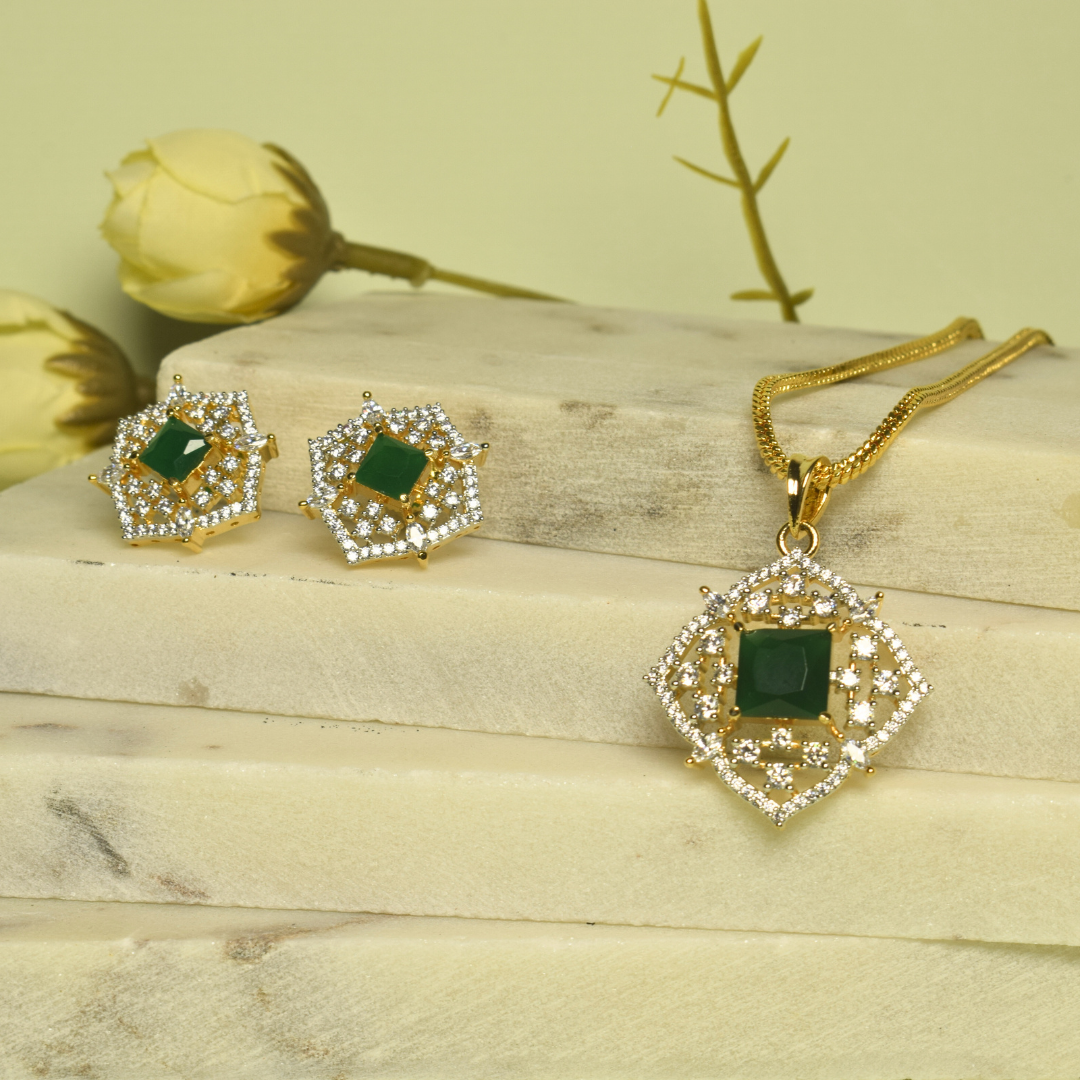 EMERALD DHANI PENDENT SET