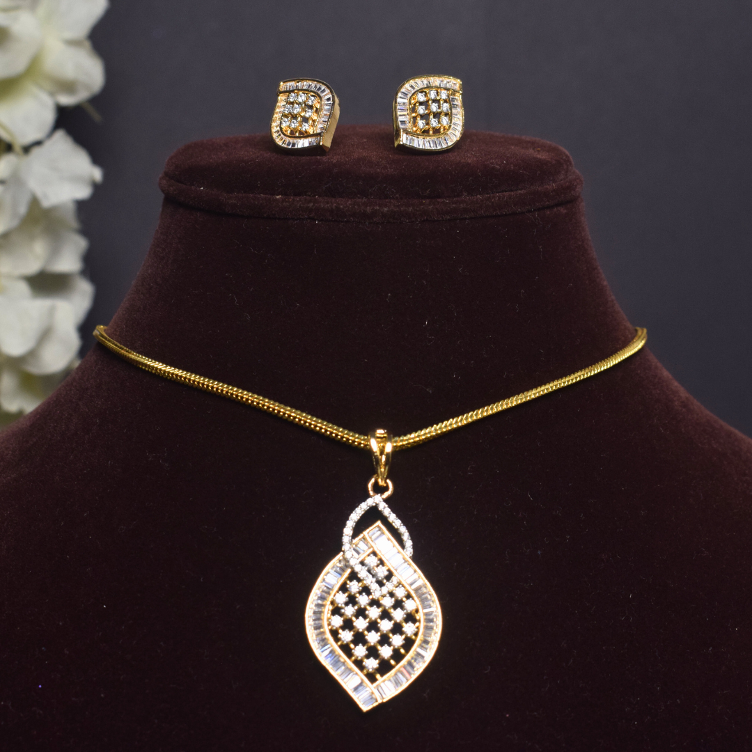 GOLDEN MYRA PENDENTSET