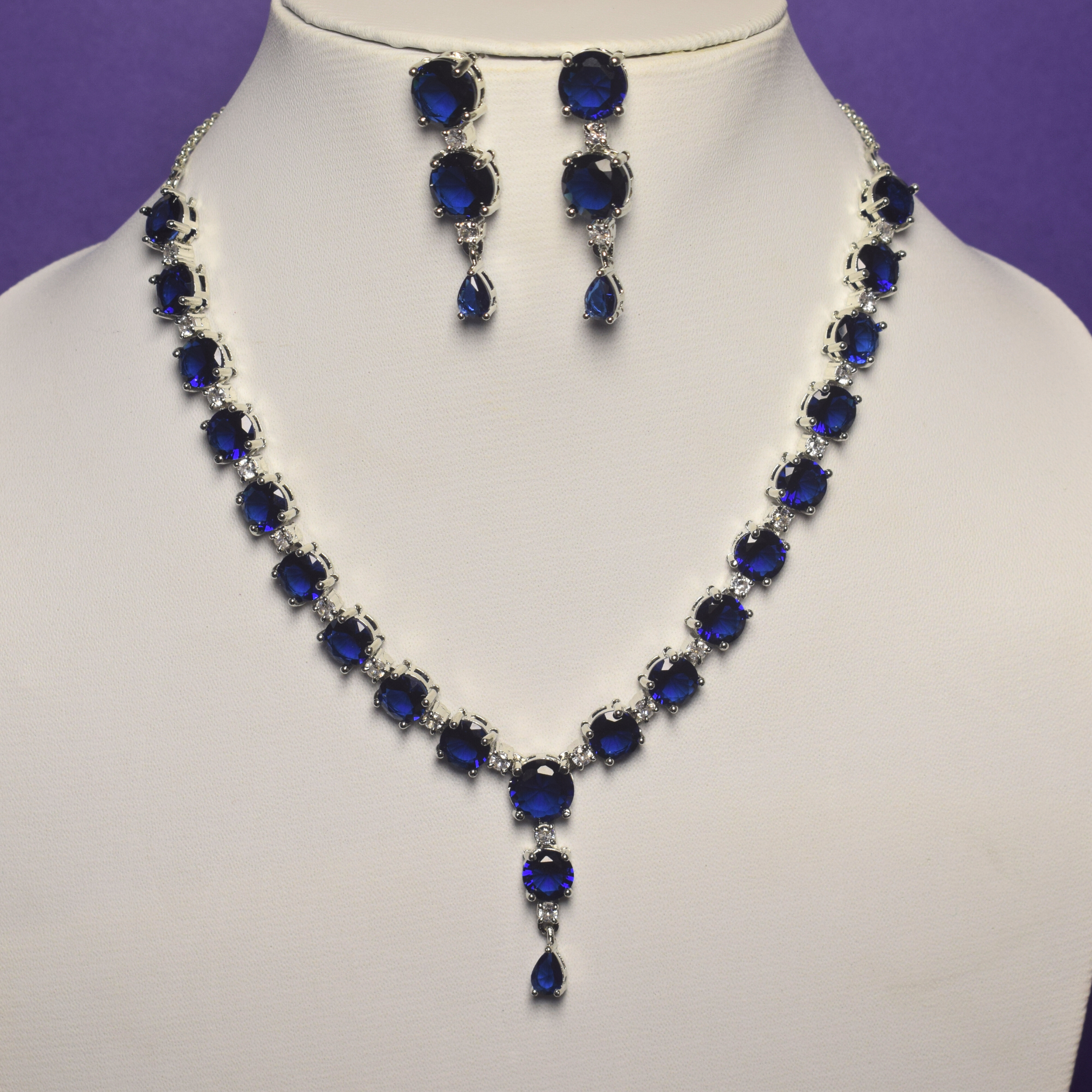 Alina AD blue necklace Set`