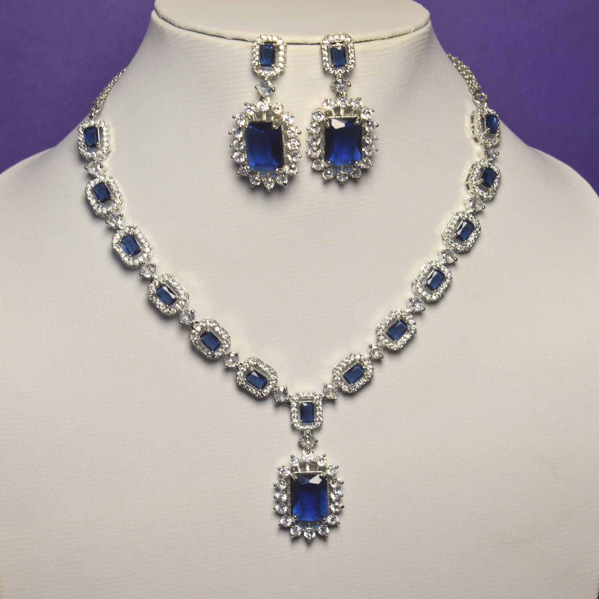 Jennifer AD Blue Necklace Set