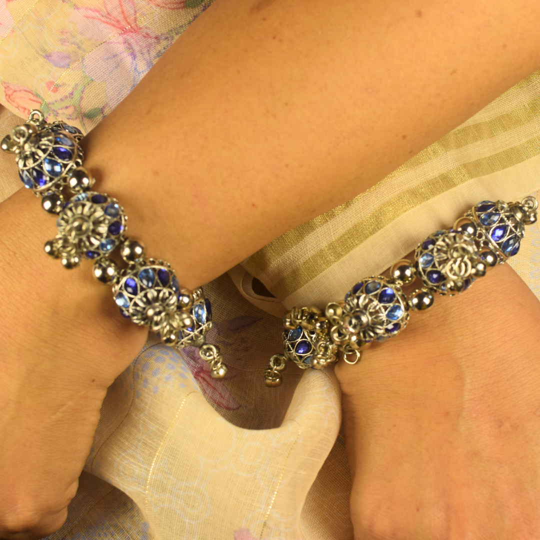 Srinhti Oxidised Bangle